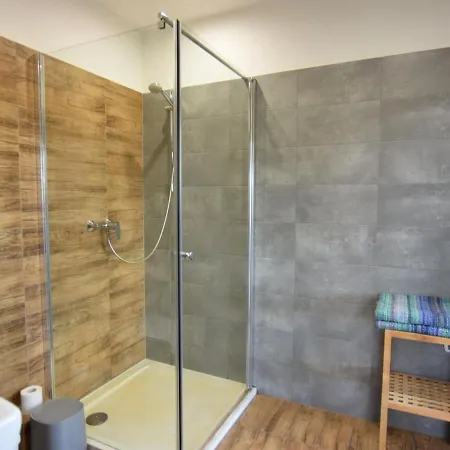 House With Private By The Lake, Whirlpool 別荘 *