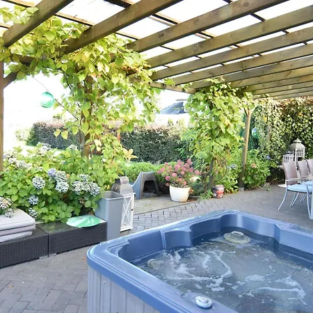 House With Private By The Lake, Whirlpool Nadole