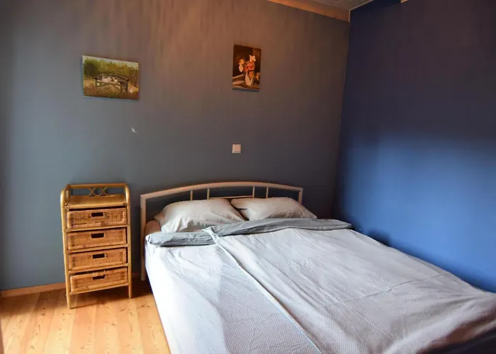 House With Private By The Lake, Whirlpool بيت للعطل